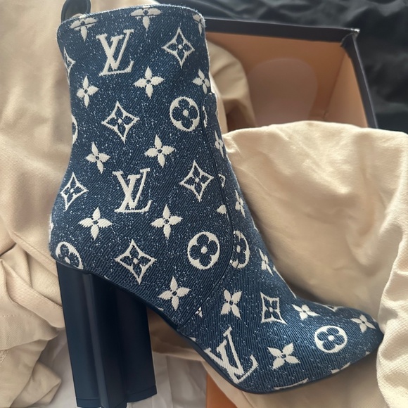Louis Vuitton boots - Picture 2 of 2